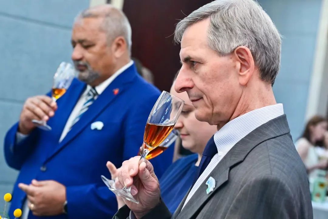 1752560302612092.jpg 7.jpg